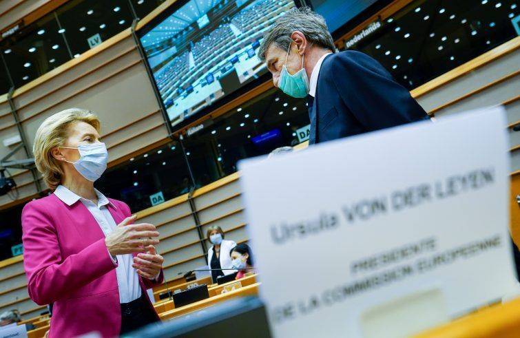 Il piano di Ursula per l'Eu: 750 miliardi di euro per ripartire