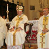 Tre vescovi sull'altare