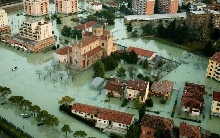 A vent'anni dall'alluvione del 2002 tra passato e futuro