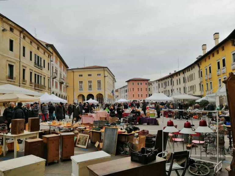 Domenica 30 gennaio: mercatino antiquariato e artigianato a Pordenone