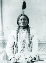 Il Capo Sioux con il crocifisso al collo