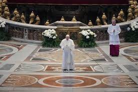 Il Papa a Pasqua: "Non è questo il tempo degli egoismi"