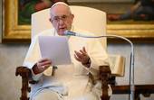 Il Papa all'Angelus: preghiamo per il Libano
