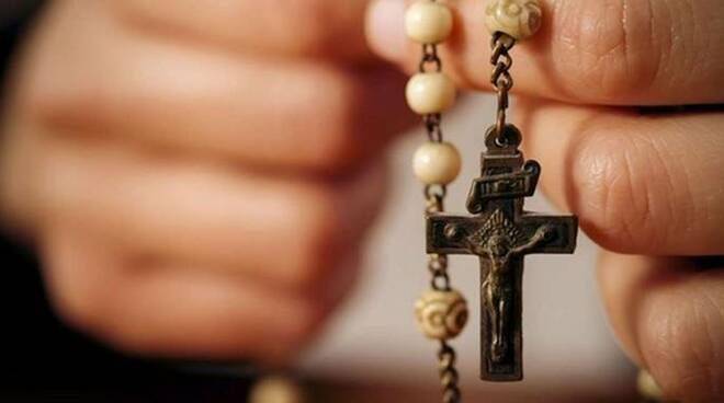 Mercoledì 8 aprile ore 21: recita rosario tutti insieme