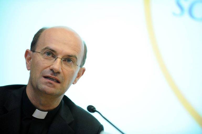  Mons. Russo spiega la posizione dei Vescovi italiani riguardo ll’ultimo Dpcm