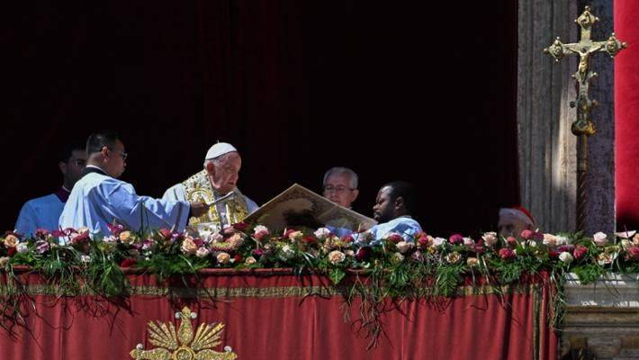 Papa Francesco: anche a Pasqua l'appello per la pace in Ucraina
