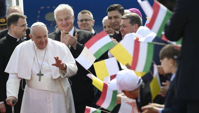 Papa Francesco in ungheria. Grazie per come avete accolto tanti profughi Ucraini
