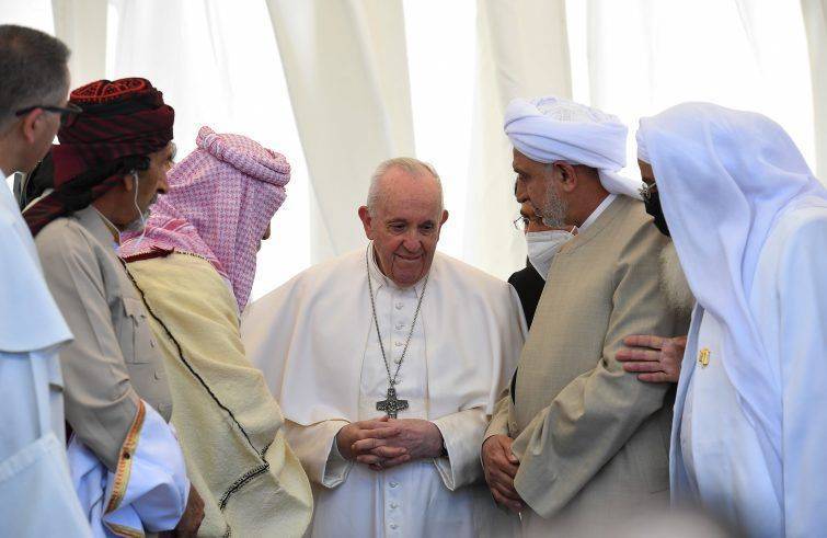 Papa in Iraq: "Sta a noi convertire gli strumenti di odio in strumenti di pace”