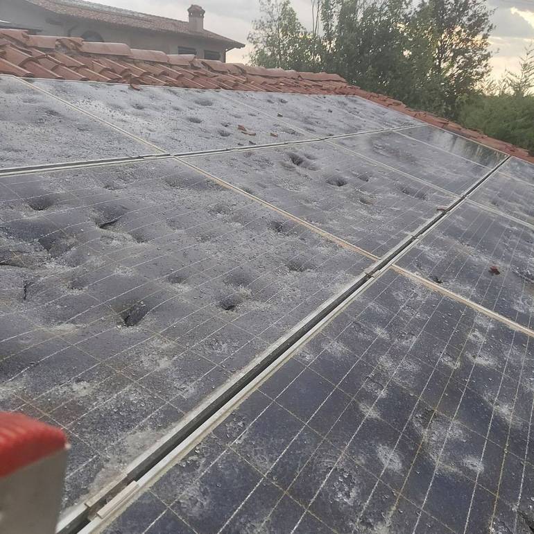 Pannelli fotovoltaici danneggiati a Fiume Veneto