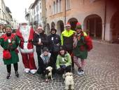 Corsa Babbi Natale e Befane, donati 2.500 euro alle scuole
