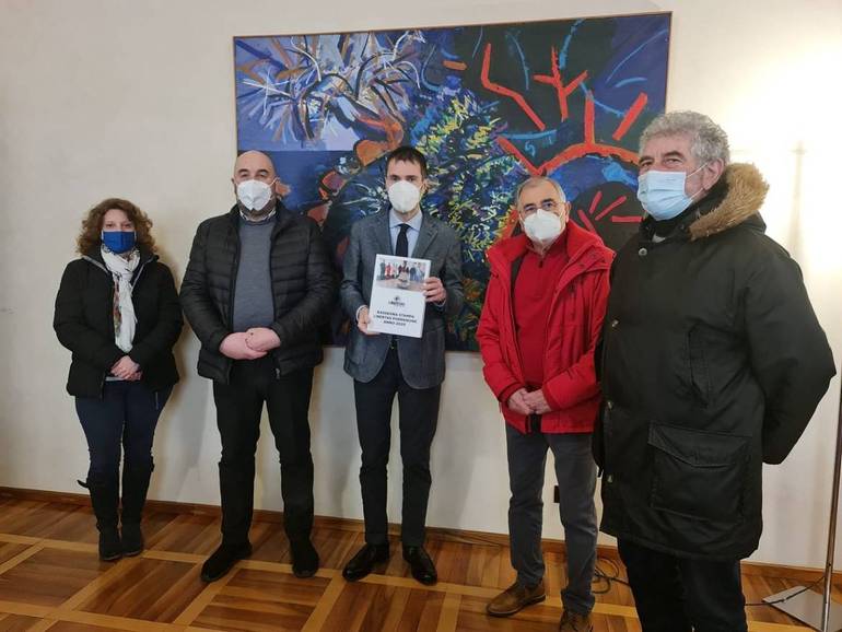 La Libertas consegna la rassegna stampa 2020 al comune di Pordenone