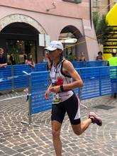 Triathlon, Elisabetta Villa tricolore di categoria  