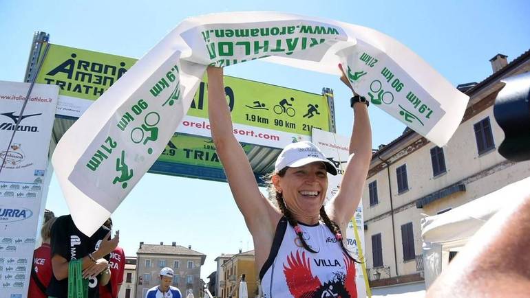Triathlon, Elisabetta Villa vince l'Aronamen